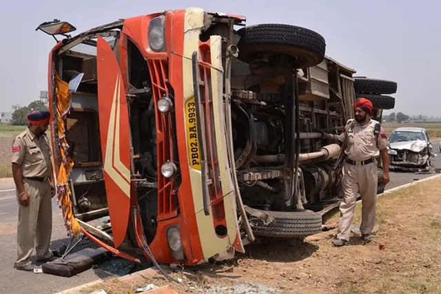 ବସ୍‌, ଟ୍ରକ ଚଳାଉଥିବା ଅଧା ଡ୍ରାଇଭରଙ୍କ ଆଖି ଠିକ୍‌ ନାହିଁ !