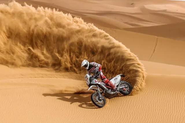 ହିରୋ ‘ଆର୍‌ଆର୍‌-୪୫୦’: ମାନିବନି ମରୁଭୂମି କି ପାହାଡ଼ିଆ ରାସ୍ତା