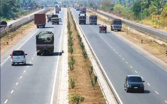 ଏକ୍ସପ୍ରେସ ୱେରେ ଘଣ୍ଟା ପ୍ରତି ବେଗ ୧୨୦ରୁ ୮୦ କିଲୋମିଟରକୁ କମାନ୍ତୁ କେନ୍ଦ୍ର ସରକାର: ମାଡ୍ରାସ ହାଇକୋର୍ଟ