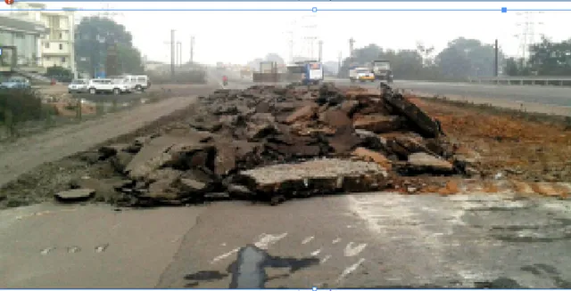 ବିନା ସିଗନାଲ ଓ ସୂଚନାରେ ରାସ୍ତା କାମ