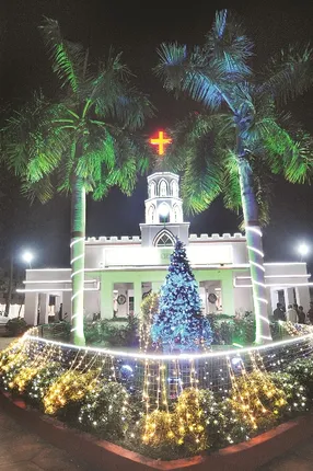 ଆସୁଛି ବଡ଼ଦିନ: ଝଲସିଲାଣି ଚର୍ଚ