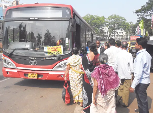 ଜଗିବ ପୁଲିସ, ଗଡ଼ିବ ବସ୍‌: ଭୁବନେଶ୍ୱର-ପୁରୀ ବସ୍‌ ମାଲିକ ସଂଘ ବିବାଦ ତୁଟିଲା