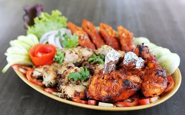 ଯୋଗୀ ପ୍ରଭାବ: ପ୍ରଥମ ଥର ପାଇଁ ବାର୍ଷିକ ଆଇଏଏସ୍‌ ସପ୍ତାହରେ ଆମିଷ ଛାଡ଼ି ବାବୁମାନେ ଖାଇଲେ ନିରାମିଷ