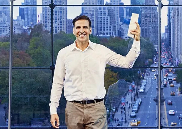 ମହିଳାଙ୍କ ‘ପ୍ୟାଡ୍‌’ଧରି ‘ପ୍ୟାଡ୍‌ମ୍ୟାନ୍‌’ ଚଳଚ୍ଚିତ୍ର ପୋଷ୍ଟର୍‌ରେ ନଜର ଆସିଲେ ଅକ୍ଷୟ କୁମାର