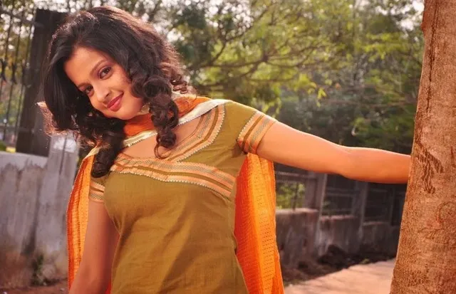 ଏ ବର୍ଷ ଓଲିଡଡ୍‌ ରିଲିଜରେ ଅନୁପସ୍ଥିତ ନାୟିକା !