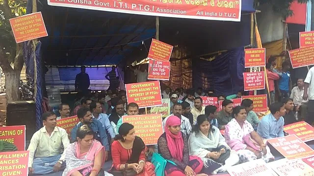 ଧାରଣାରେ ବସିଛନ୍ତି ପିଟିଜିଆଇ, ସରକାରୀ ଆଇଟିଆଇରେ ଅଚଳାବସ୍ଥା