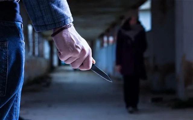 ନିର୍ବନ୍ଧ ଭାଙ୍ଗିବାର ପ୍ରତିଶୋଧ: ଯୁବତୀଙ୍କୁ ୯ ଥର ଛୁରୀ ଭୁସିଲେ ଯୁବକ