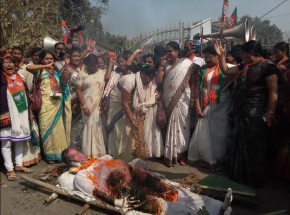 ବାଲେଶ୍ୱର: ବିଜେପି ମହିଳା ମୋର୍ଚ୍ଚା ପକ୍ଷରୁ ମୁଖ୍ୟମନ୍ତ୍ରୀଙ୍କ କୁଶପୁତ୍ତଳିକା ଦାହ