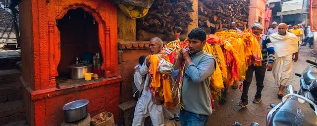 ସତ୍କାର ପାଇଁ ଯାଉଥିବା ଶବ ଦେଖିବା ଶୁଭ କାହିଁକି