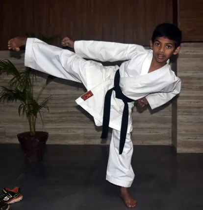 ଖୀଜର୍‌ଙ୍କୁ ସର୍ବକନିଷ୍ଠ କାନିନ୍‌ଜୁକୁ ବ୍ଲାକ୍‌ବେଲ୍‌ଟ ଗୌରବ