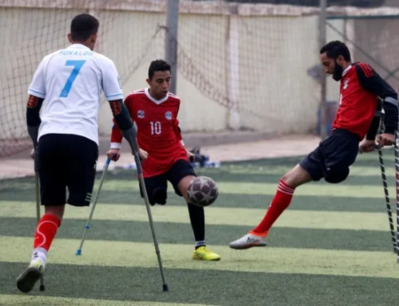 ଏକଗୋଡ଼ିଆ ଫୁଟ୍‌ବଲ୍‌ ଲିଗ୍‌: ନିଆରା ନିଶାର କାହାଣୀ