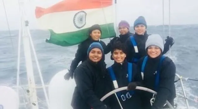 ନିର୍ଦ୍ଧାରିତ ସ୍ଥଳ ‘କେପ୍‌ ହର୍ଣ୍ଣ’ ଟପିଲା ଆଇଏନ୍‌ଏସ୍‌ଭି ତାରିଣୀ; ତ୍ରିରଙ୍ଗ ପତାକା ଉଡ଼ାଇଲେ ମହିଳା ଅଭିଯାତ୍ରୀ ଦଳ