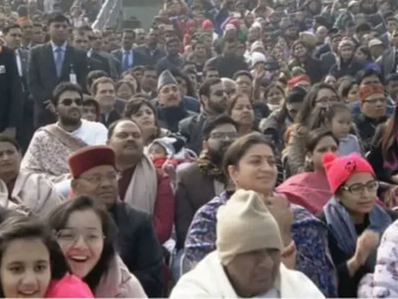 ପରେଡ୍‌ ବେଳେ ଷଷ୍ଠ ଧାଡ଼ିରେ ରାହୁଲ