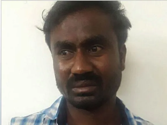 ଆୟକର ଦାଖଲ ବେଳେ ବାର୍ଷିକ ଆୟ ୪୦ଲକ୍ଷ ଟଙ୍କା ଦର୍ଶାଇ ଧରାପଡ଼ିଲେ ଶ୍ରମିକ; ଚଳାଇଥିଲେ ଗଞ୍ଜେଇ ବେପାର