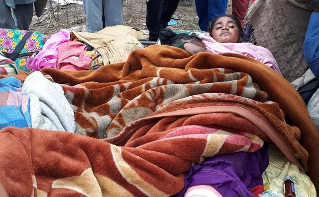 ସତ୍କାର ପାଇଁ ଅର୍ଥ ନ ଥିବାରୁ ଶବ ଜଗି ଶୋଇଛନ୍ତି ପରିବାର ଲୋକେ