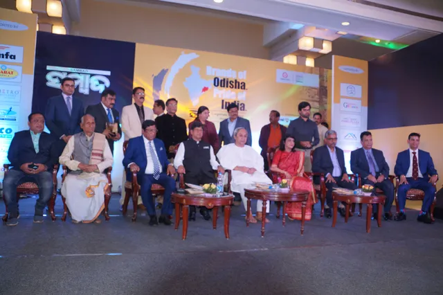 ‘ସମ୍ବାଦ’ କର୍ପୋରେଟ ଏକ୍ସିଲେନ୍ସ ଆଓ୍ଵାର୍ଡ ପ୍ରଦାନ ପରେ ପୁରସ୍କାର ବିଜେତାଙ୍କ ସହ ମୁଖ୍ୟମନ୍ତ୍ରୀ ନବୀନ ପଟ୍ଟନାୟକ(ଅପର୍ତ୍ତି)