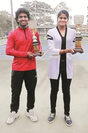 ଅଂଶୁଙ୍କୁ ହ୍ୟାଟ୍ରିକ୍‌, ଋତୁପର୍ଣ୍ଣା ୪/୪