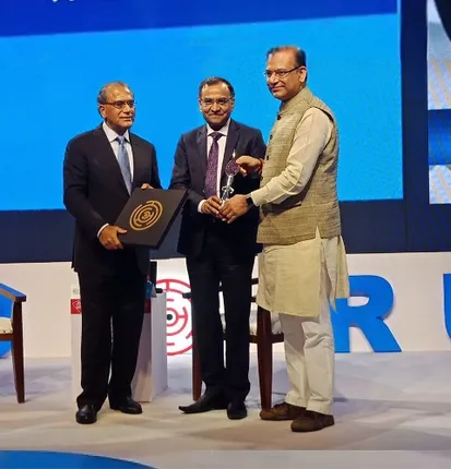 ଆଇଡିବିଆଇ ବ୍ୟାଙ୍କର ମହେଶଙ୍କୁ ଶ୍ରେଷ୍ଠ ସିଇଓ ପୁରସ୍କାର
