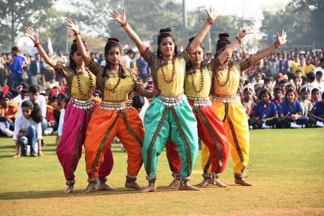 କିଟ୍‌ରେ ରଙ୍ଗାରଙ୍ଗ ସାଂସ୍କୃତିକ କାର୍ଯ୍ୟକ୍ରମ