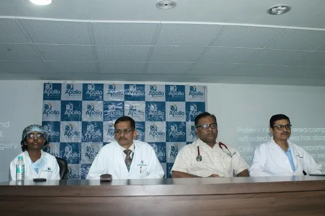 ଆପୋଲୋରେ କାରୋଟିଡ ଏଣ୍ଡାର୍ଟେରେକ୍ଟୋମି ସହିତ ସିଏବିଜିର ସଫଳ ଅସ୍ତ୍ରୋପଚାର