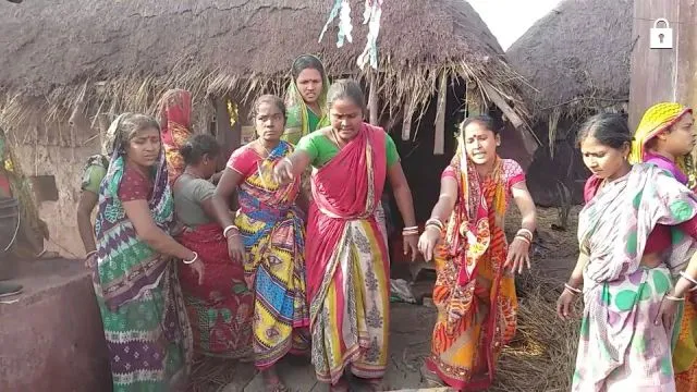 ପାରାଦୀପରେ ମହିଳା ତାତିଲେ : ମଦ ଦୋକାନ ବାଡ଼େଇ ଭାଙ୍ଗିଲେ