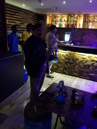 ହୁକ୍କାବାର୍‌ରେ ଚଢ଼ଉ