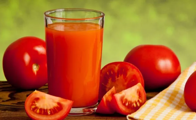 ଜାଣନ୍ତୁ, ଟମାଟୋ ରସ ସେବନ କଲେ କି ଲାଭ ମିଳିଥାଏ?