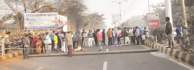 କଳିଙ୍ଗ ଷ୍ଟାଡିୟମ ସମ୍ମୁଖରେ ସିରିଜ୍‌ ଦୁର୍ଘଟଣା : କାର୍‌ ଧକ୍କାରେ ଜଣେ ମୃତ, ୨ ମହିଳା ଆହତ