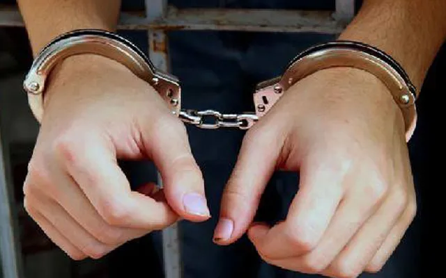 ଦୁର୍ଘଟଣାଗ୍ରସ୍ତ ବ୍ୟକ୍ତିଙ୍କଠାରୁ ମୋବାଇଲ୍‌ ଲୁଟି ୨ ଯୁବକ ଗିରଫ