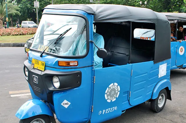 ଟ୍ରକ୍‌ ପଛରେ ପିଟିଲା ଅଟୋ:୪ ଗୁରୁତର