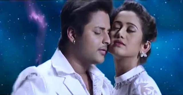 ଏଲିନା ଦେଇଛନ୍ତି କେବଳ ଗୋଟିଏ ବ୍ଲକ୍‌ବଷ୍ଟର୍‌ ସିନେମା!