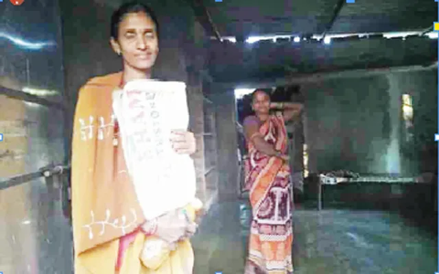 ମନରେଗାର ମନ ଭୁଲା ଯୋଜନା:ଗାଈଙ୍କ ପାଇଁ ଗୁହାଳ, ରହୁଛନ୍ତି ଲୋକ