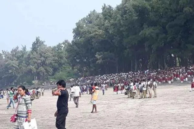 ମହାରାଷ୍ଟ୍ର: ଓଲଟି ପଡ଼ିଲା ୪୦ ସ୍କୁଲ୍‌ ପିଲାଙ୍କୁ ନେଇ ଯାଉଥିବା ଡଙ୍ଗା