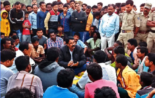 ଯୁବକଙ୍କୁ ମରଣାନ୍ତକ ଆକ୍ରମଣ :ଅଭିଯୁକ୍ତଙ୍କୁ ଗିରଫ ଦାବିରେ ରାସ୍ତାରୋକ