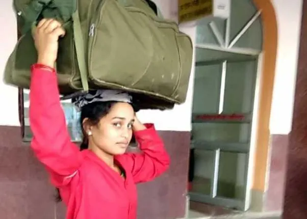 ଭାରତର ପ୍ରଥମ ମହିଳା କୁଲିଙ୍କ କରୁଣ କାହାଣୀ...