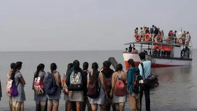 ୪୦ ଜଣ ସ୍କୁଲ ପିଲାଙ୍କୁ ନେଇ ଆରବସାଗରରେ ଯାଉଥିବା ଡଙ୍ଗା ଦୁର୍ଘଟଣାଗ୍ରସ୍ତ: ୪ ମୃତ, ୩୨ ଉଦ୍ଧାର