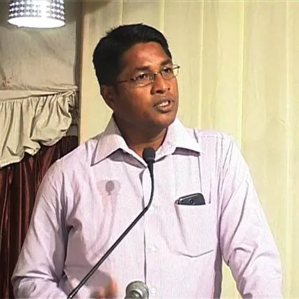 ଦୌଡ଼ରେ ୬ ଆଇପିଏସ୍‌