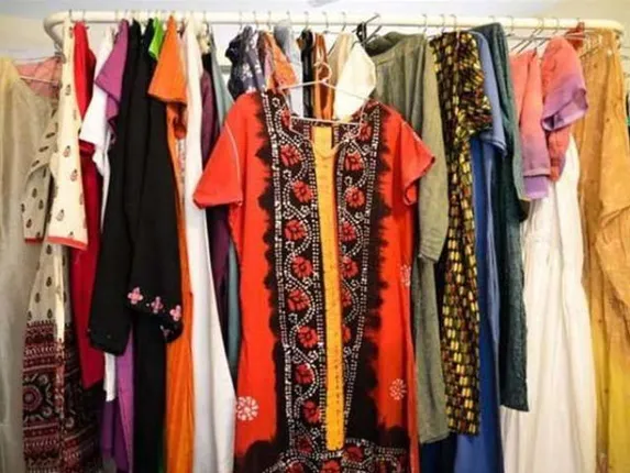 ଦୁଷ୍କର୍ମପୀଡ଼ିତା ମହିଳାମାନଙ୍କର ପୋଷାକକୁ ନେଇ ସଂଗ୍ରହାଳୟ କରିଛନ୍ତି ଜସ୍ମିନ୍‌, କାରଣ ଜାଣିବାକୁ ଚାହାଁନ୍ତି କି?