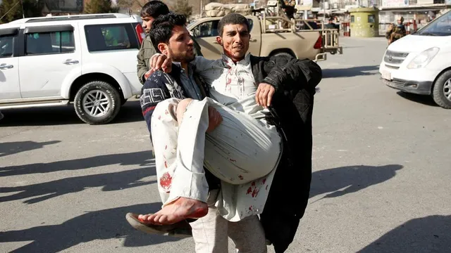 ଆମ୍ବୁଲାନ୍ସରେ ବୋମା ଖଞ୍ଜି ଉଡାଇଦେଲା ତାଲିବାନ, ୯୫ ମୃତ