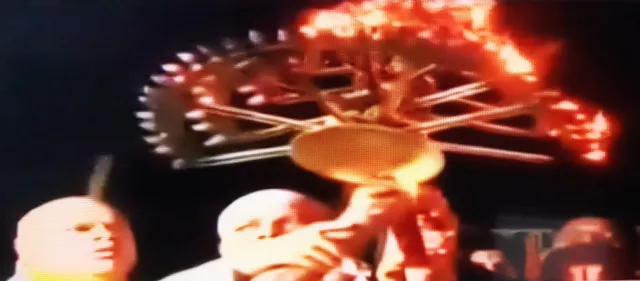 ଶ୍ରୀମନ୍ଦିରରେ ନୀଳଚକ୍ରଙ୍କ ଆଳତୀ, ଭାଗ ନେଲେ ଶତାଧିକ ଶ୍ରଦ୍ଧାଳୁ