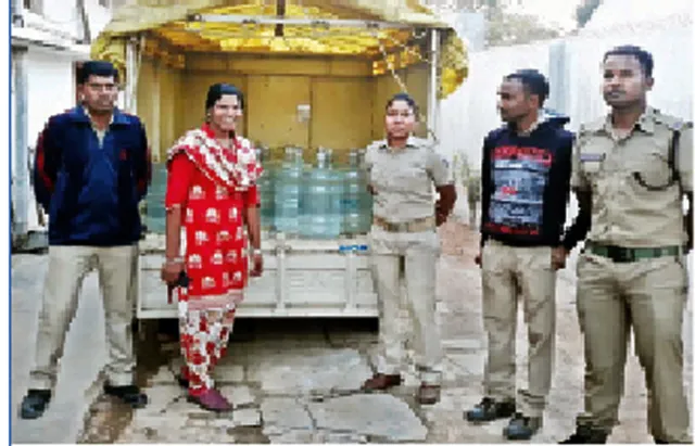 ବ୍ରିଭରେଜ୍‌ ମିନିରାଲ ଓ୍ଵାଟର କାରଖାନାରେ ଚଢ଼ଉ:୭୫ ବସ୍ତା ପାଣି ପାଉଚ ଜବତ, ପ୍ଲାଣ୍ଟ ସିଲ୍‌