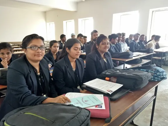 କେଏମ୍‌ବିବିରେ କ୍ୟାମ୍ପସ ଚୟନ