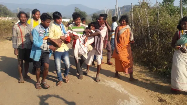 ଯୁବତୀଙ୍କୁ ଟାଣି ଓଟାରି ୧୨ କିଲୋମିଟର ଉଠାଇ ନେଲେ