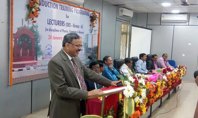 ଉଚ୍ଚଶିକ୍ଷା ମନ୍ତ୍ରୀଙ୍କ ଉଦ୍‌ବେଗ : ଆଗଭଳି ବାହାରୁନାହାନ୍ତି ଆଇଏଏସ୍‌