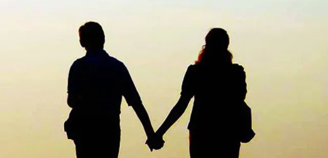 ୫ ବର୍ଷ ପରେ ପ୍ରେମିକ ସହ ଫେରିଲେ ସ୍ତ୍ରୀ!