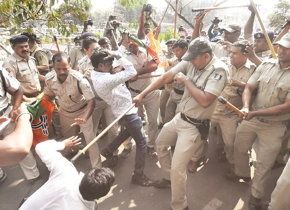 ପୁଲିସ-ବିଜେପି କର୍ମୀ ମୁହାଁମୁହିଁ