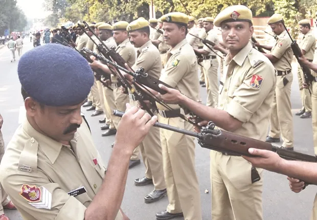 ପୁଲିସ କବ୍‌ଜାରେ ଗାନ୍ଧୀମାର୍ଗ