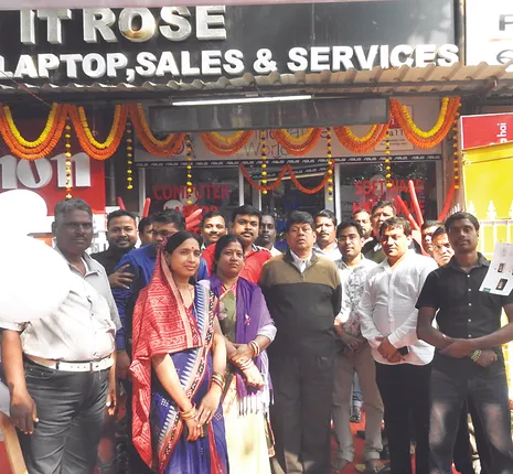 ଆଇଟି ରୋଜ୍‌ ସୋ’ରୁମ୍‌ ଉଦ୍‌ଘାଟିତ