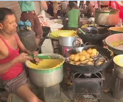 ଏହି ବଡ଼ା ପାଓ ବ୍ୟବସାୟୀ ନିଜର ଗୋଟିଏ ଦିନର ଆୟକୁ ସେନାକୁ  ଦାନ କରିଛନ୍ତି