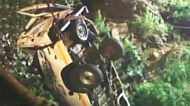 ମହାରାଷ୍ଟ୍ରର ପଞ୍ଚଗଙ୍ଗା ନଦୀରେ ତୀର୍ଥଯାତ୍ରୀ ବସ୍‌ ଖସି ୧୨ ଜଣଙ୍କର ମୃତ୍ୟୁ ଏବଂ ୩ ଜଣ ଆହତ